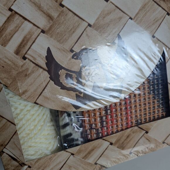 Vintage Phentex Hook and Hang Kit 5016 Bronco 18x27” Wall Hanging Horse Sealed - Picture 4 of 6